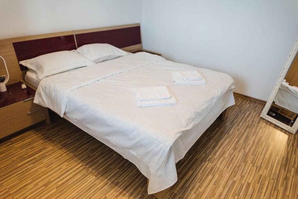 2 Bedroom Apt Park Belvedere Sibiu Exteriér fotografie